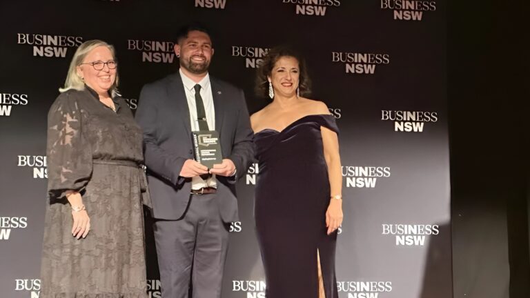 Group receives business award